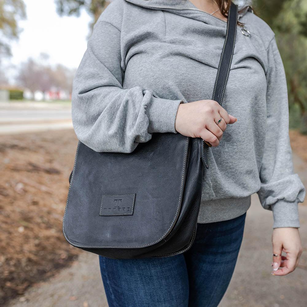 Cesna Concealed-Carry Messenger Bag
