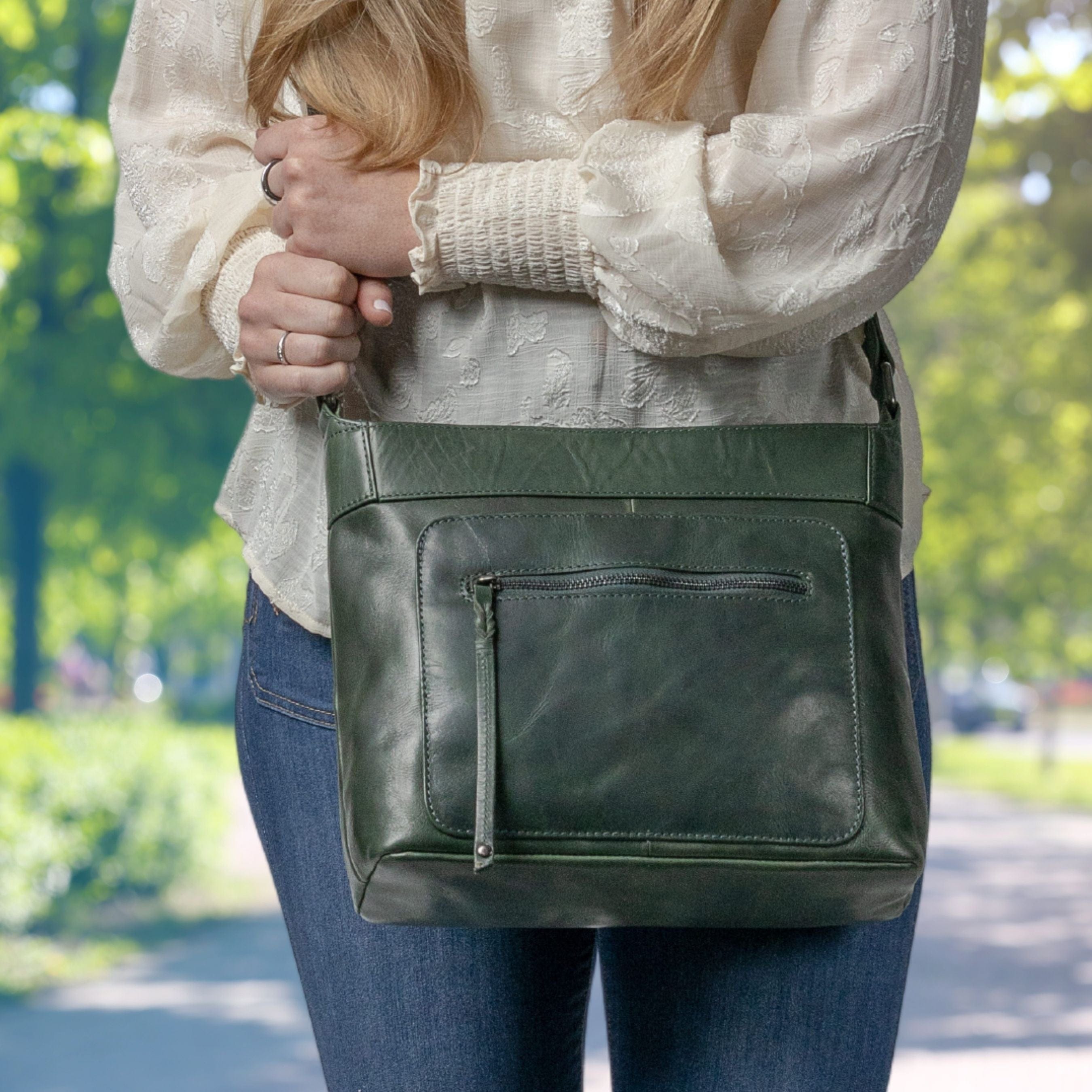 Leather Concealed-Carry Crossbody | Delaney Gun Bag | Gun Goddess
