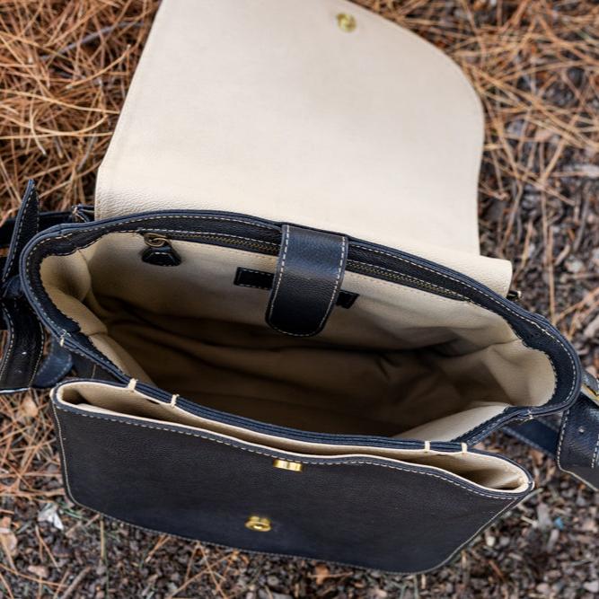 Cesna Concealed-Carry Messenger Bag